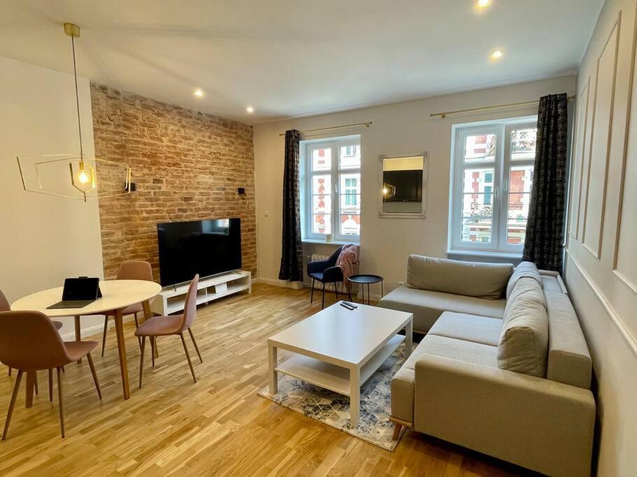 Luxury Apartment In Gliwice Near Town Square المظهر الخارجي الصورة